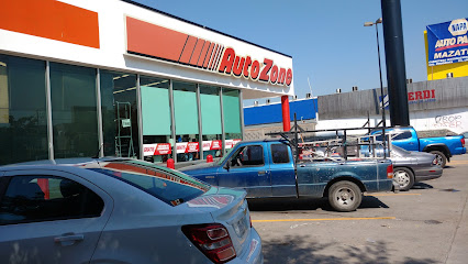 Dirección, horario, teléfono y opiniones de Refaccionaria AutoZone en Mazatlán
