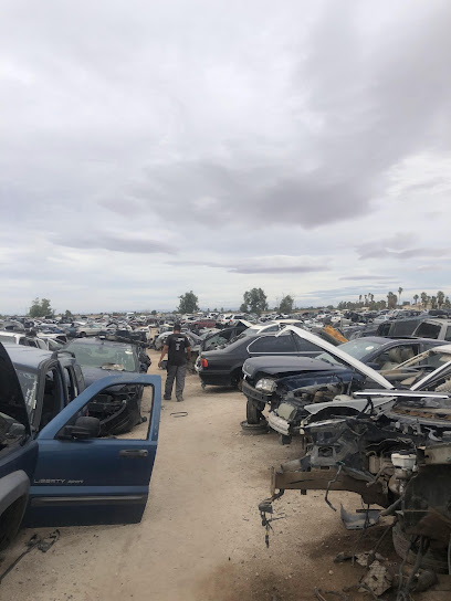 Dirección, horario, teléfono y opiniones de Yonke Andre en Mexicali