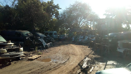 Dirección, horario, teléfono y opiniones de Yonke Las Vias en Culiacán