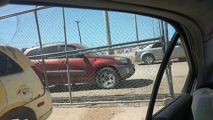 Dirección, horario, teléfono y opiniones de Yonke Los Mismos 2 en Mexicali