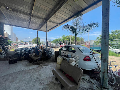 Dirección, horario, teléfono y opiniones de Yonke Shigadi (Salagua) en Manzanillo