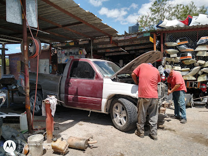 Dirección, horario, teléfono y opiniones de Yonke Tampico en Nuevo Laredo