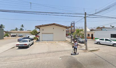 Dirección, horario, teléfono y opiniones de Refaccionaria Universal en Puerto Vallarta