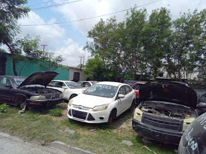 Dirección, horario, teléfono y opiniones de Autopartes El Mojado Jr. en Matamoros