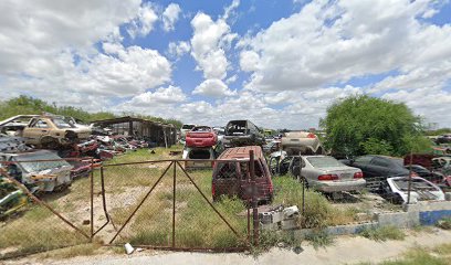 Dirección, horario, teléfono y opiniones de Yonke El Coyote en Nuevo Laredo